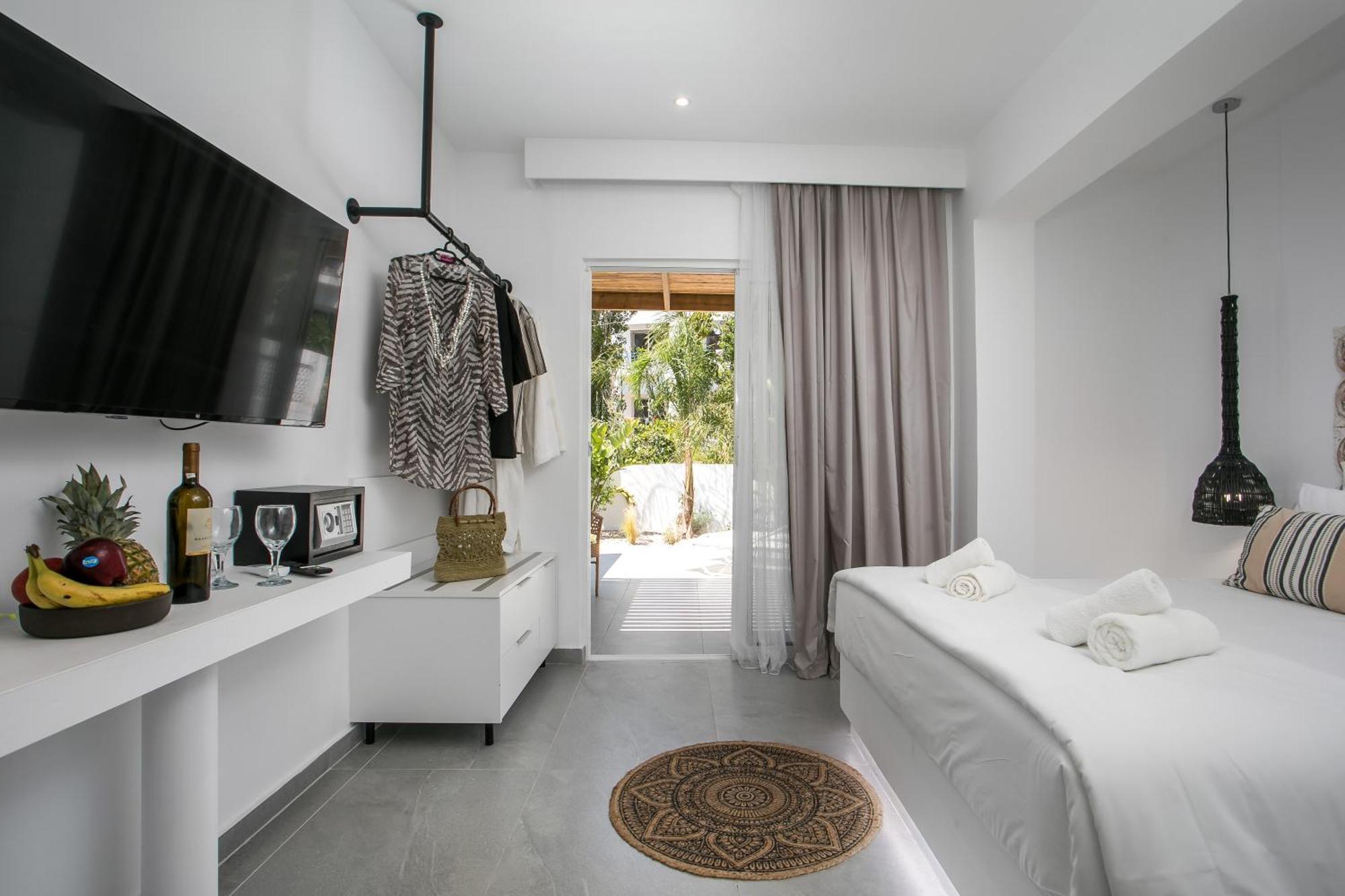 Calma Luxury Studios & Suites Faliraki Exterior photo