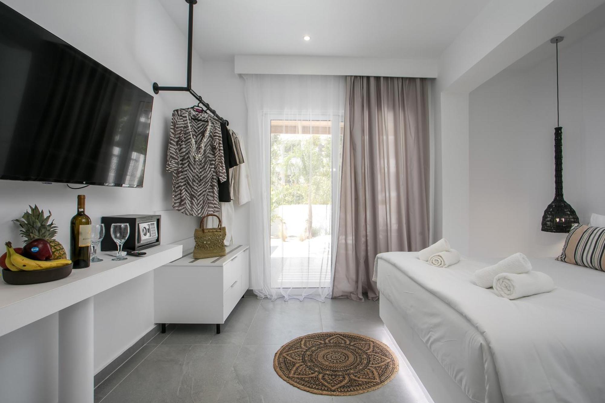 Calma Luxury Studios & Suites Faliraki Exterior photo